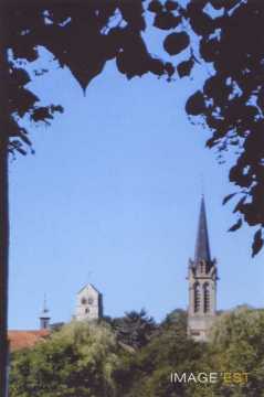 Vue des trois clochers depuis la rue du Pont (Médonville)